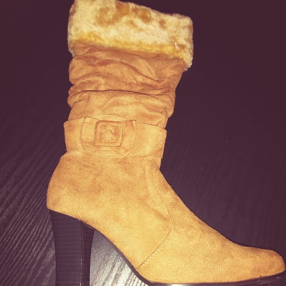 Boots - Picture 3 of 3